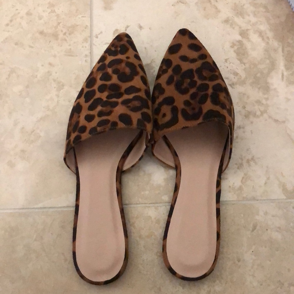 Cheetah loafers with pointed toe